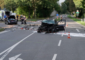 Verkehrsunfall Altenberger-Dom-Straße: Vier Schwerverletzte in Odenthal