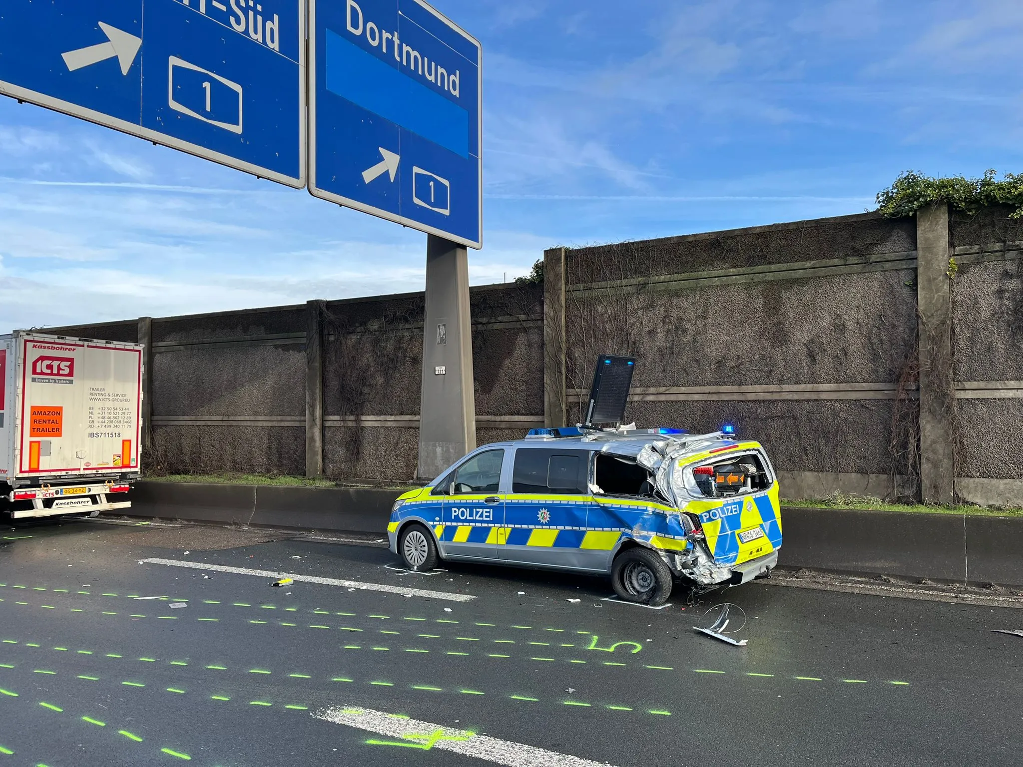 Leverkusen: Schwerverletzter Lkw-Fahrer nach Auffahrunfall auf der A3 bestätigt