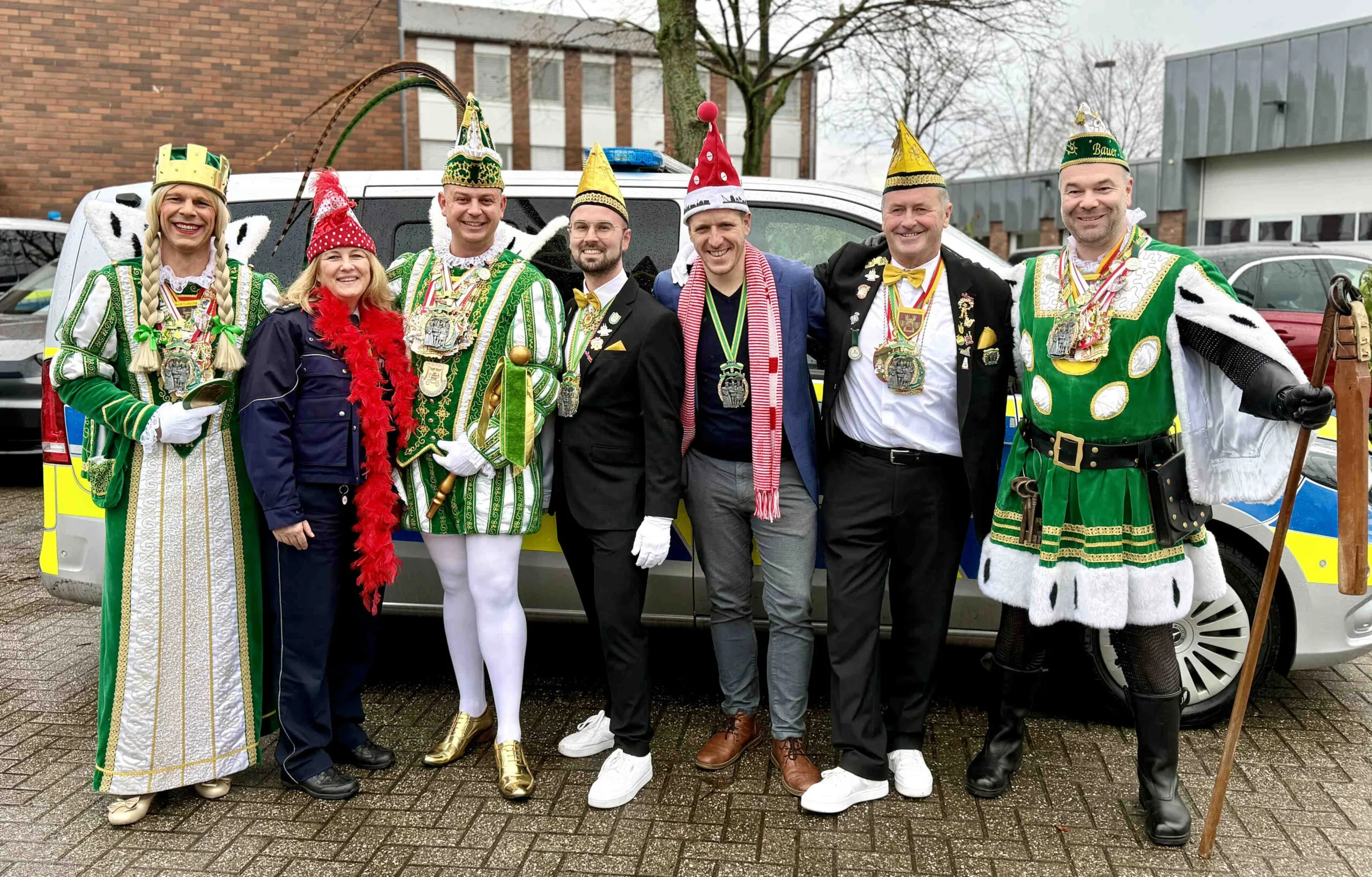 Kellerbrand in Reihenhaus – Feuerwehr löscht Brand in Bergheim-Niederaußem