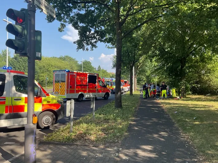 Regionalbahn Evakuierung Bonn Regionalbahn nahe UN-Campus in Bonn evakuiert Feuerwehreinsatz