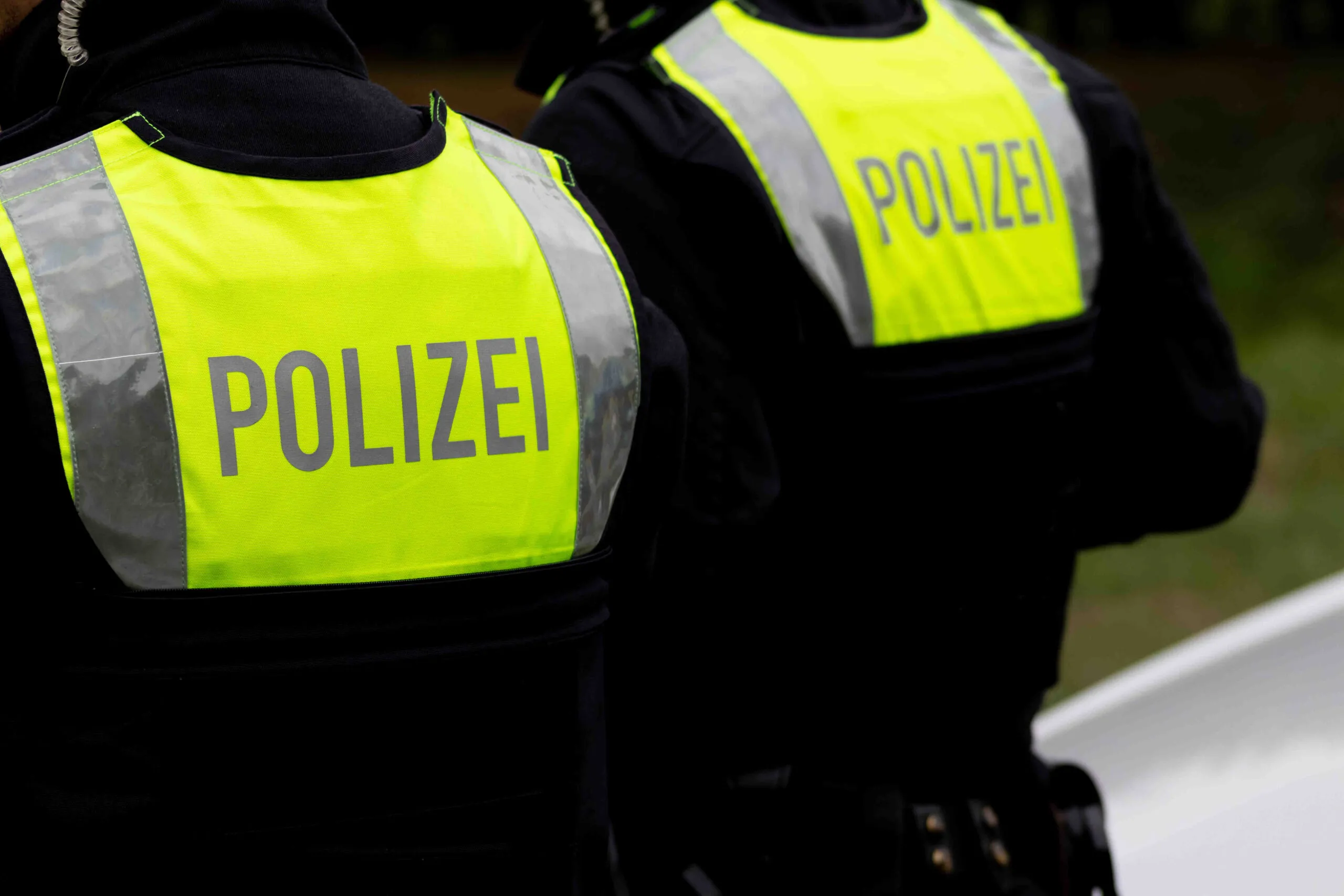 Versammlung Bonn-Ückesdorf Bonn-Ückesdorf: Versammlung mit 100 Teilnehmern am Liebfrauenweg Polizeieinsatz