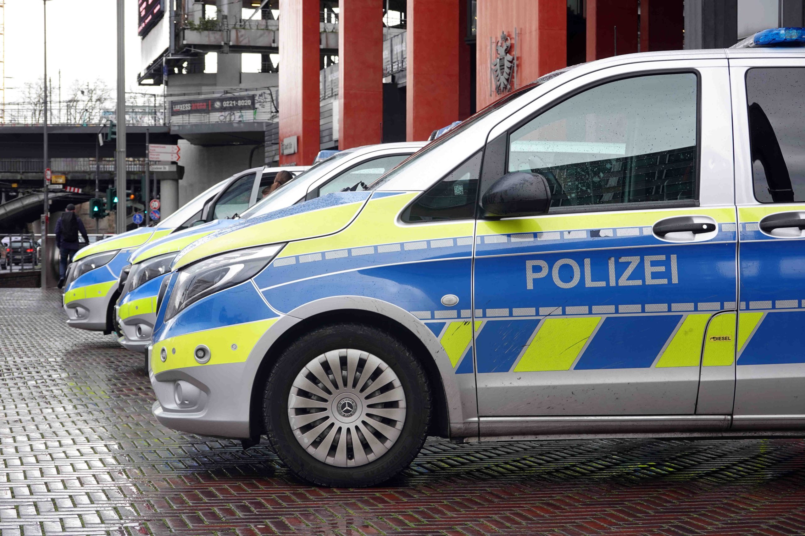 Raub Tiefgarage Köln Polizeieinsatz